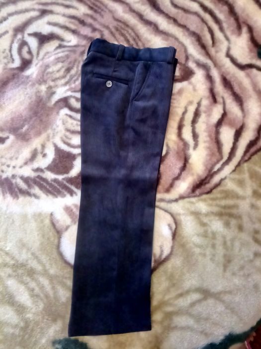 Школьный костюм в отличном состоянии.