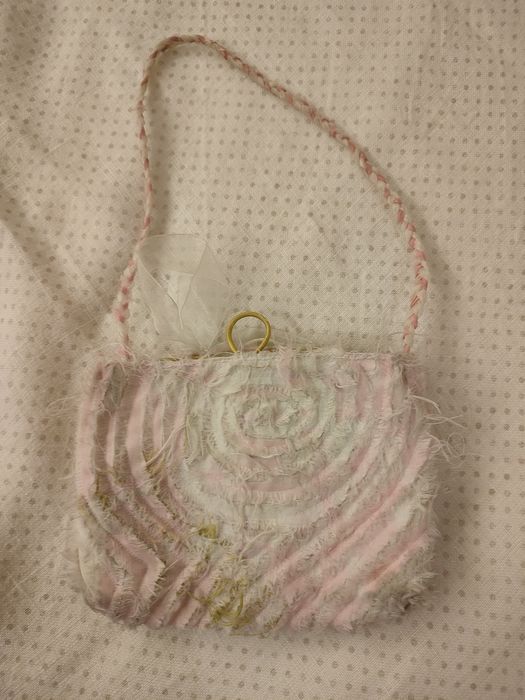 Carteira de menina feita à mão