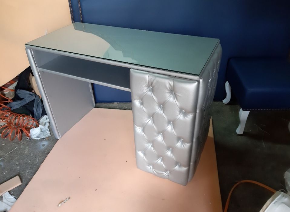 Mesa manicura 110x50cm altura80cm