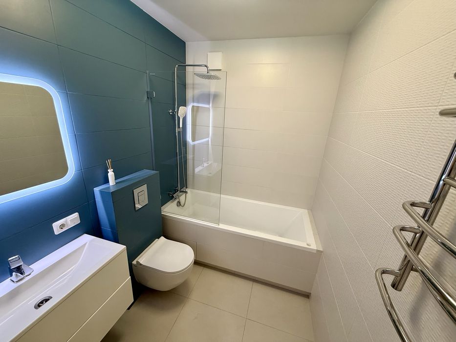 Трехкомнатная квартира с ремонтом в ЖК Леваневский.