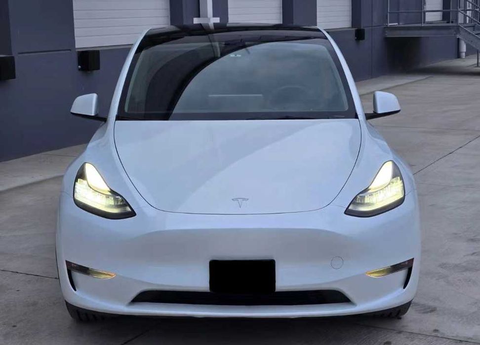 Tesla Model Y 2022