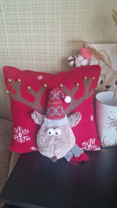Подушка декоративна новорічна Cappone Олень 45х45 см, червона