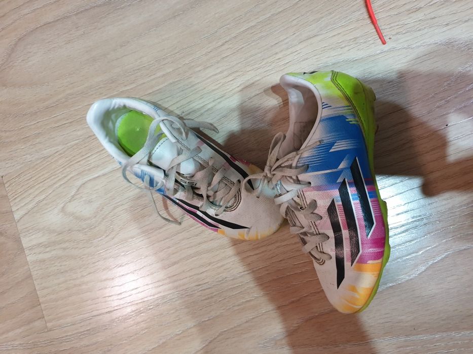 Buty chłopience korki Adidas rozmiar 31