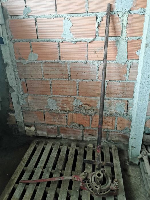 Prensa manual para uvas