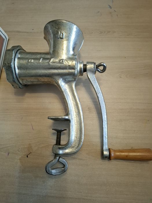 Maszynka do mielenia mięsa alfa 10