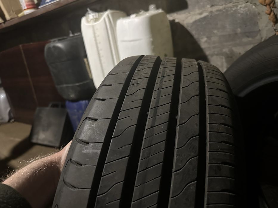 Goodyear 225 55 r17 23рік стан Нові