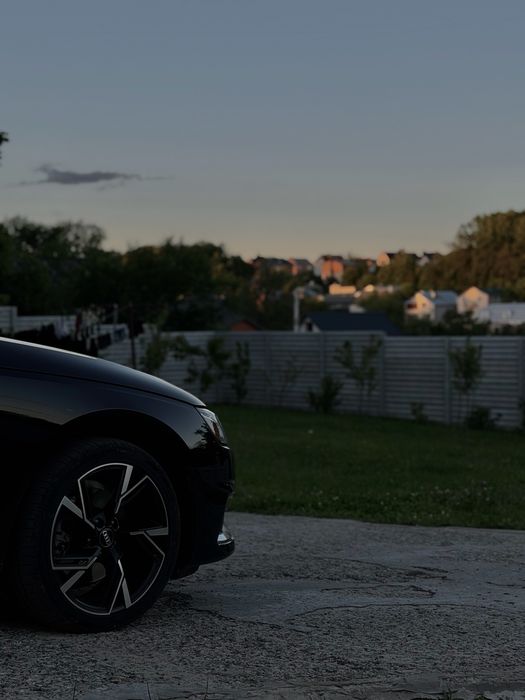 Audi A4 Premium 40 2022. Мінімальні пошкодження.