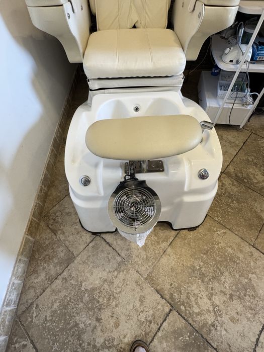 Fotel do pedicure z masażem