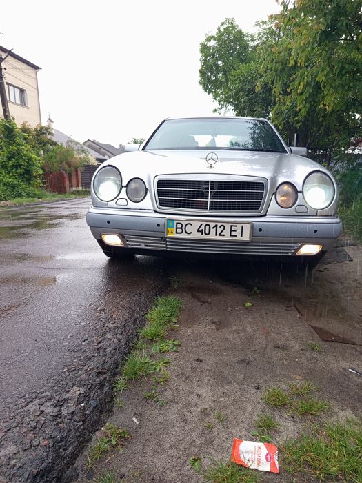 Мерседес  бенц 210 Е-200