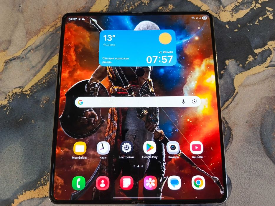 Продам Samsung Galaxy Z Fold 4 , 12/256Гб.  оригинал цвет золотой .