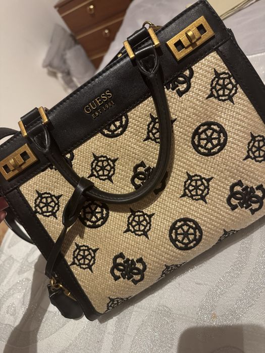 Carteira Guess como nova
