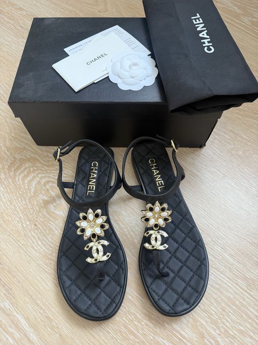Сандалі Chanel 39 р