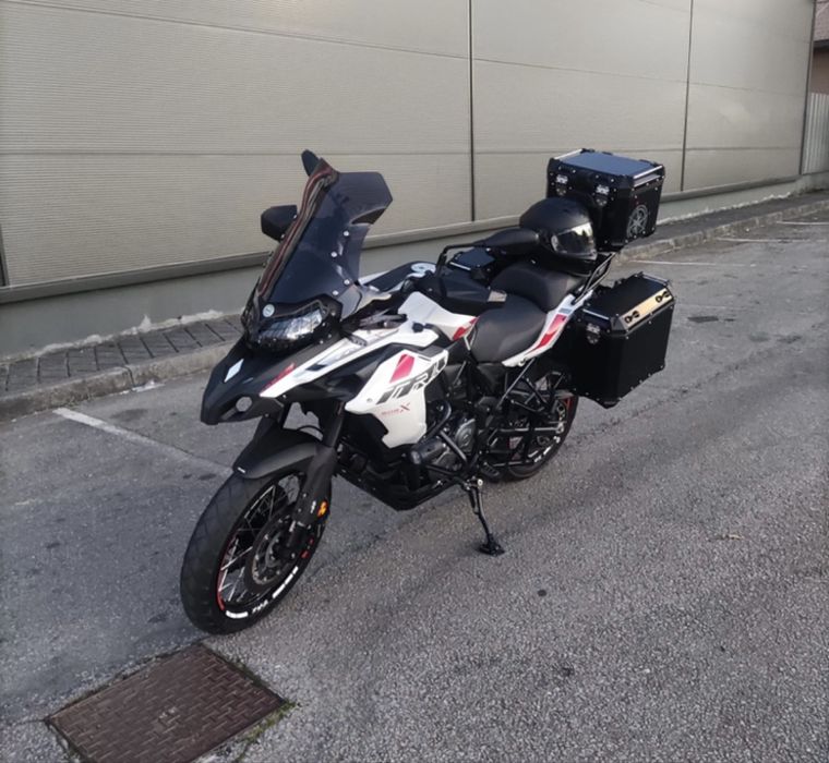 Benelli 502 como nova