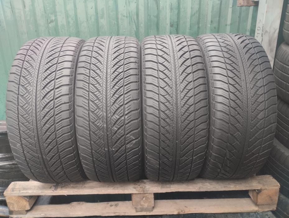 245/45/18 Good year ultra grip performance