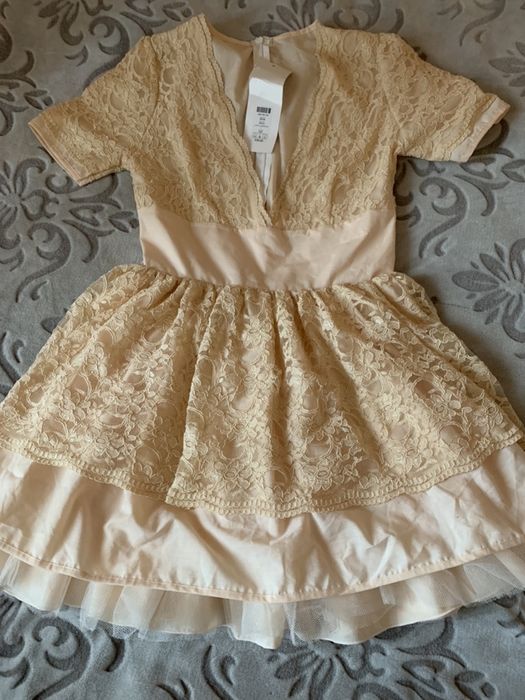 Пишне, нове плаття