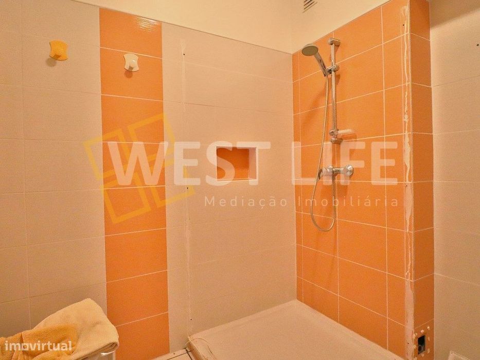 Apartamento T2 Totalmente Remodelado com VISTA MAR - a apenas 3 min...