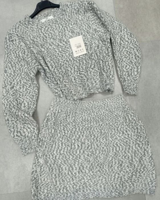 Komplet sweterkowy