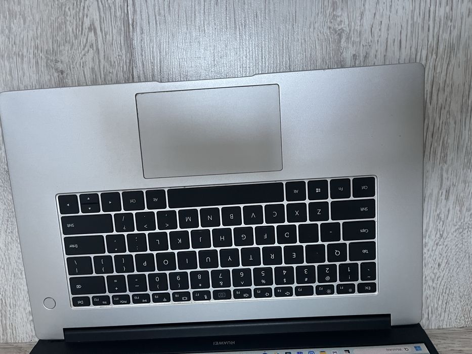 Huawei MateBook D15 | i5-1135G7 | 8 GB RAM | SSD | Windows 11