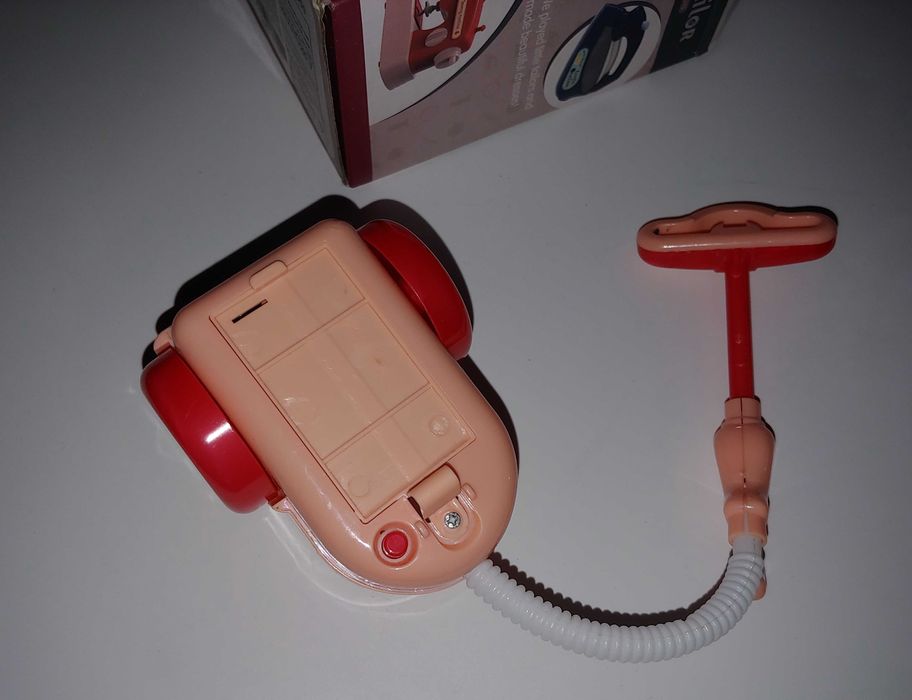 Детские игрушки Пылесос с подсветкой и звуком для кукол Барби