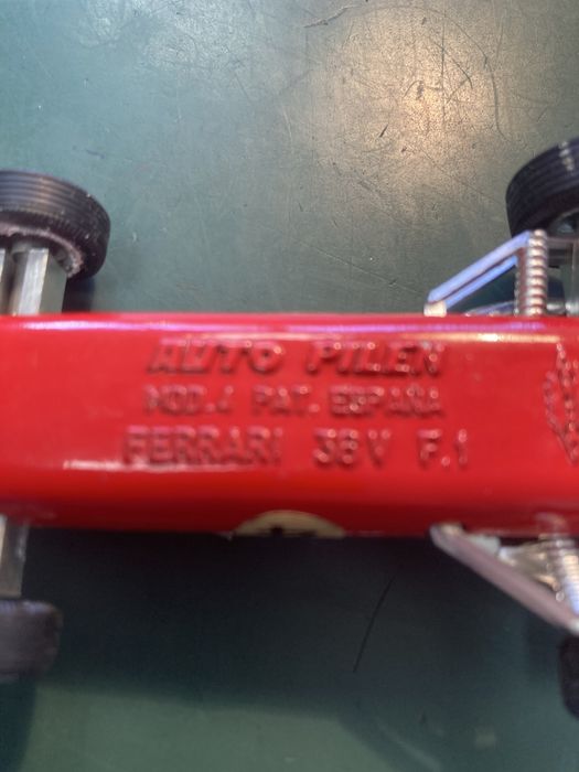 Miniatura Auto Pilen Ferrari 36V F.1