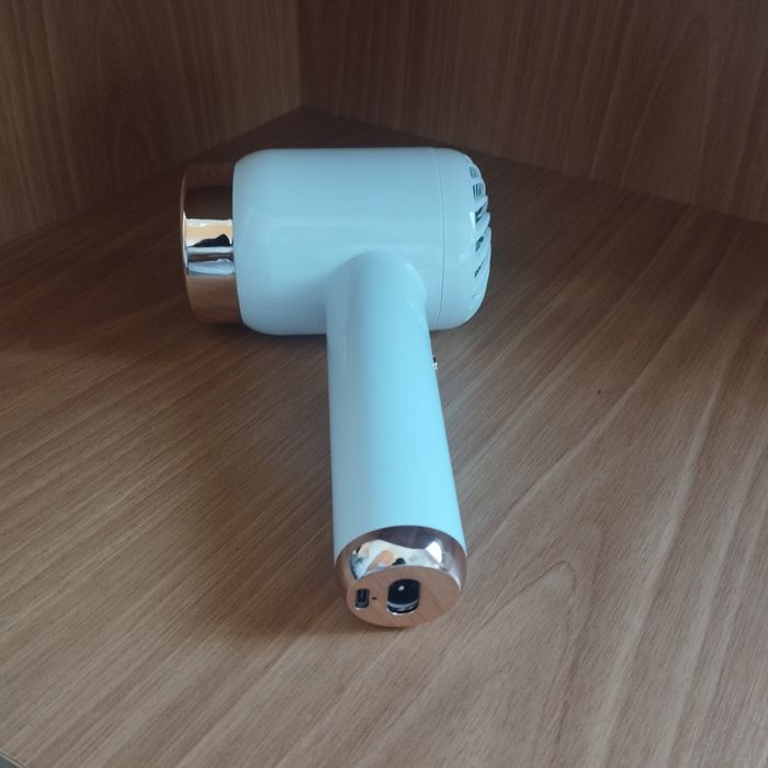 Фен безпровідний новий