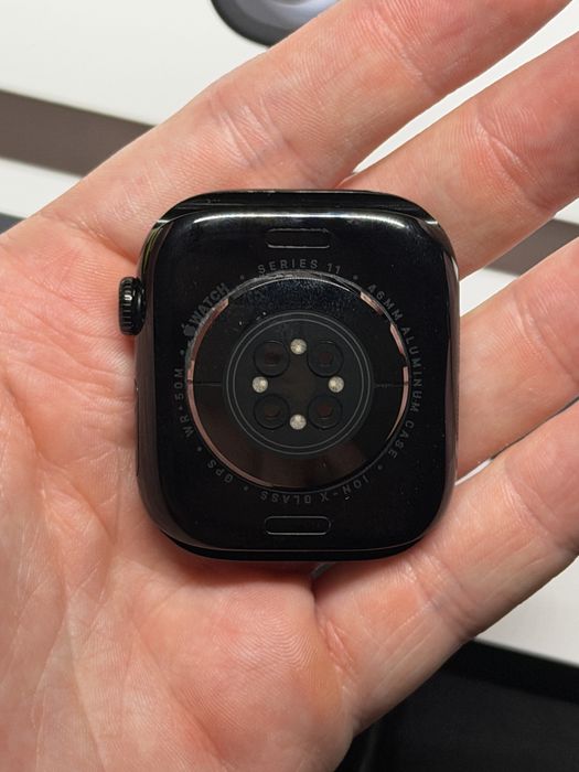 Apple Watch Series 11 GPS 46mm na cor Jet Black - EXCELENTE ESTADO