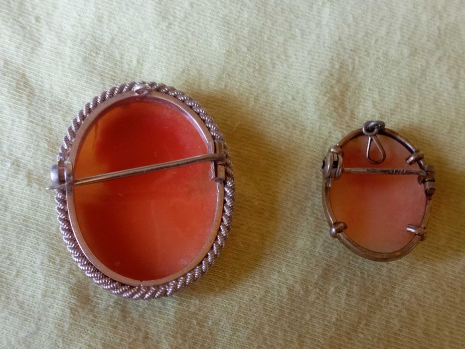 Винтажная серебряная камея на раковине