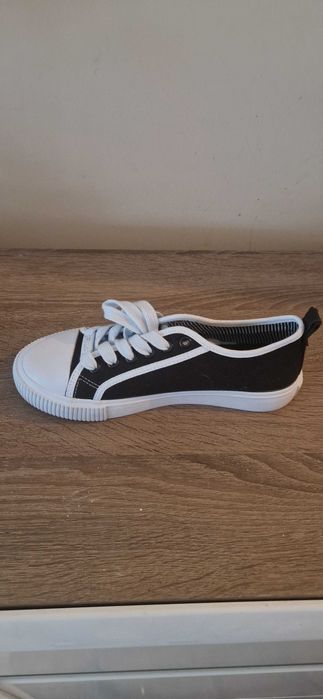 Sprzedam trampki FILA