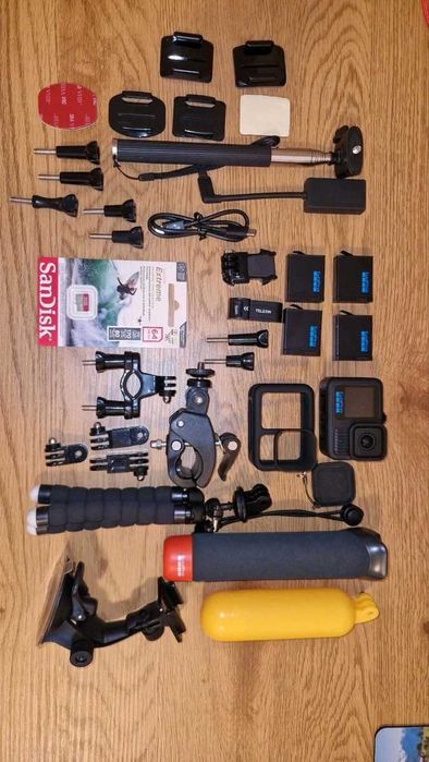 GoPro Hero 13 z akcesoriami i etui