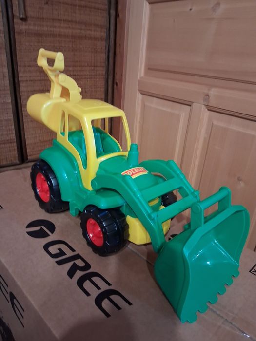 Traktor - koparka  marki WADER,  duża , 50 cm, stan bardzo dobry