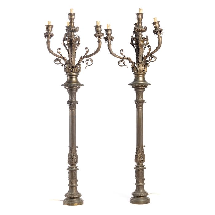 Iluminação - 2 Candeeiros de pé; em bronze - Século XIX (186 cm)