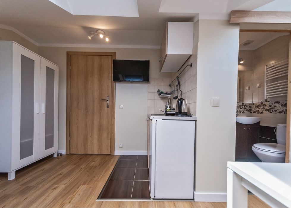 Lato  w górach, nad jeziorem . Apartamenty  z balkonami