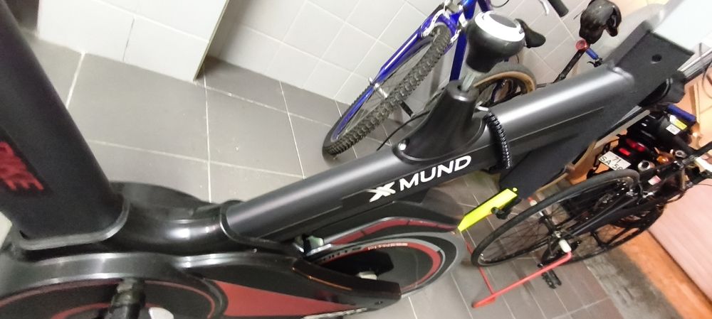 Vendo bicicleta 

O ecrã também está funcional.