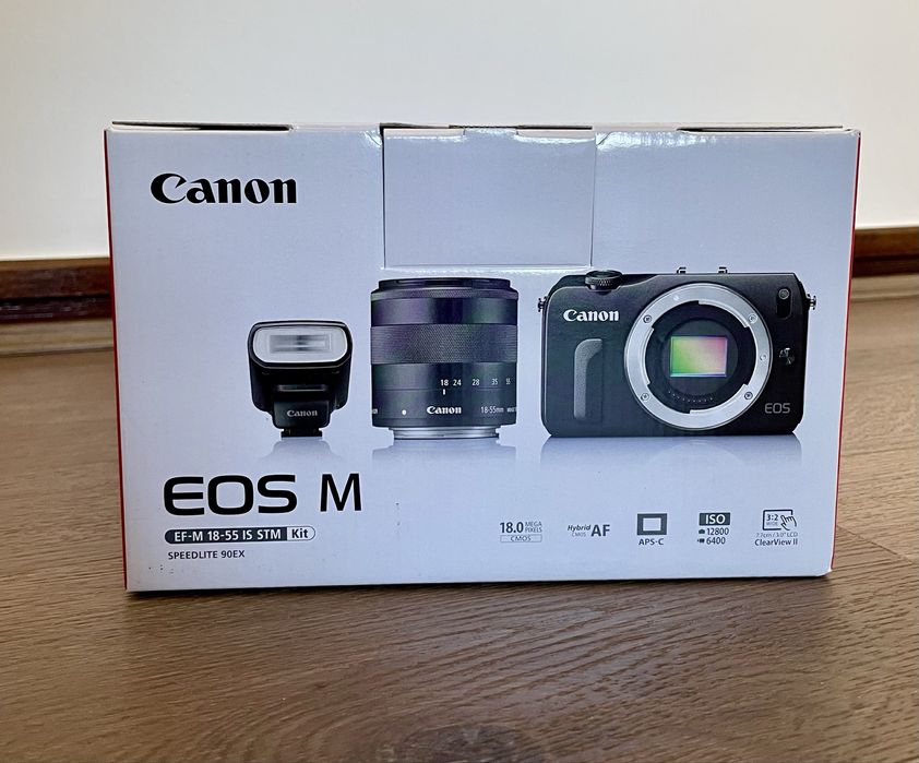 Máquina fotografica kit eos M completa