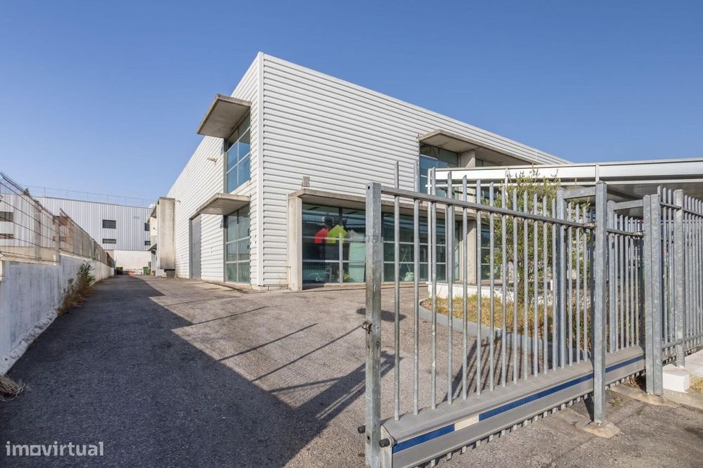 Armazém Industrial em  Corroios