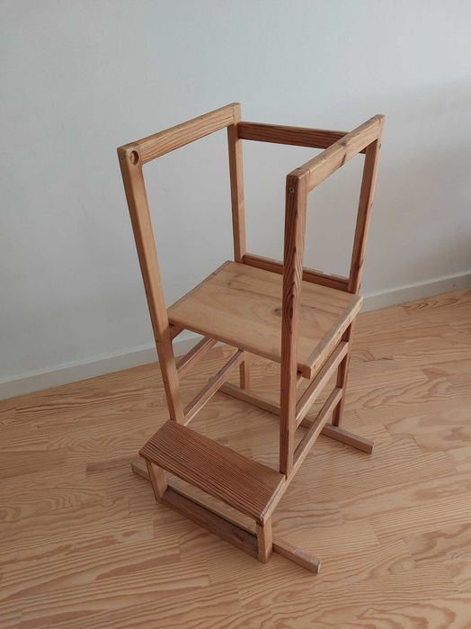 Torre de Aprendizagem Infantil Ajustável – 3 Níveis de Altura