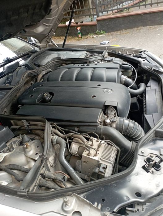 Mercedes-Benz  E 220 W211