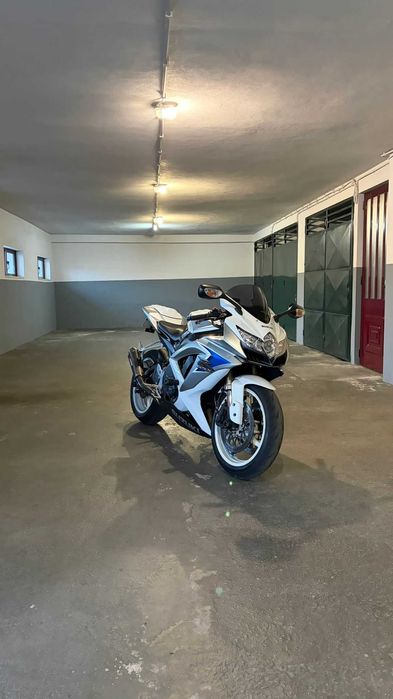 Suzuki GSXR 600 K8