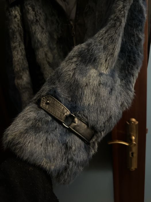 Casaco pelo de coelho e pele com oferta de bolsa