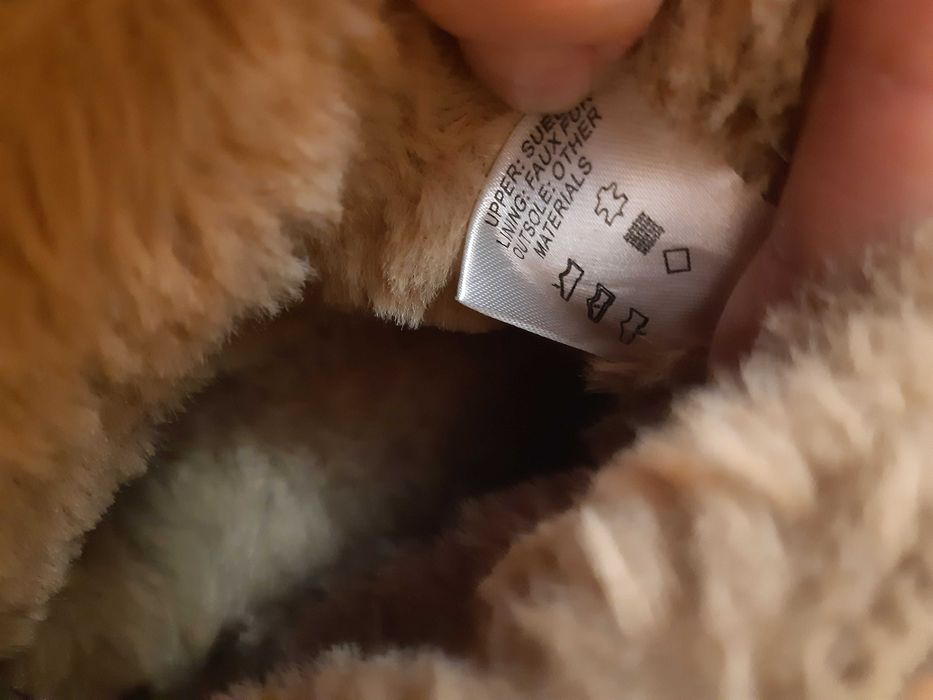 Skórzane lekkie ciepłe botki River Island w typie Emu, rozmiar 38