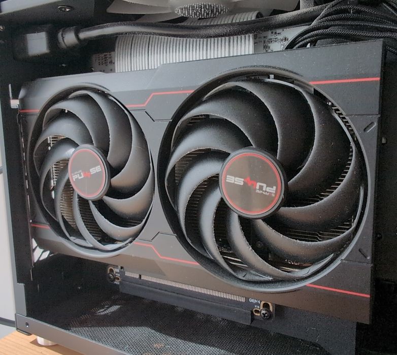 AMD Radeon RX 6600 8GB