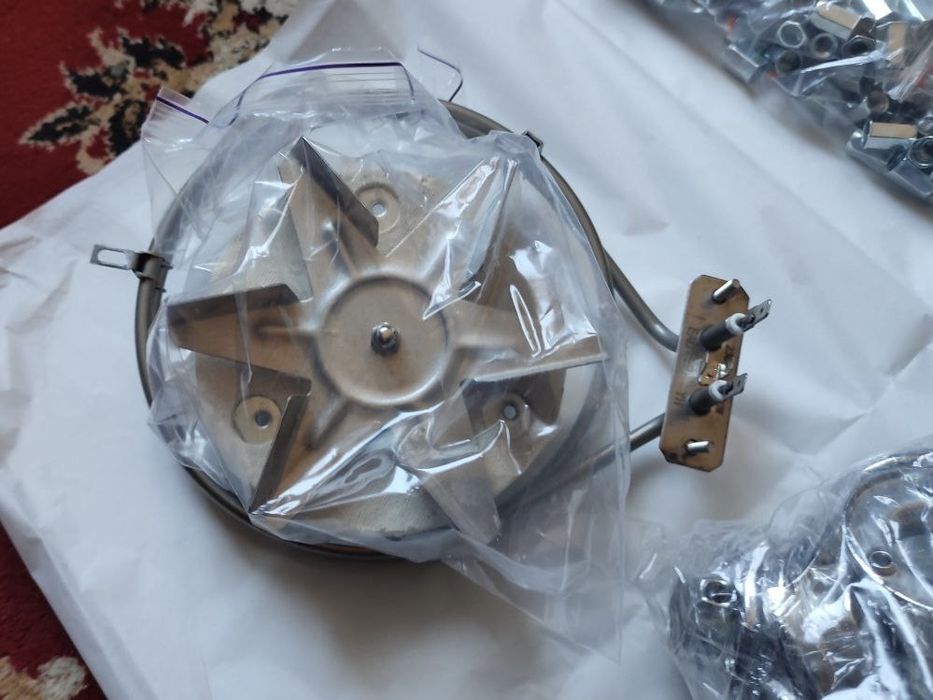 Тен з конвекцією для духовки ,коптильні