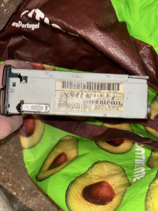 Radio e colunas mercedes e220d elegance 1997 originais