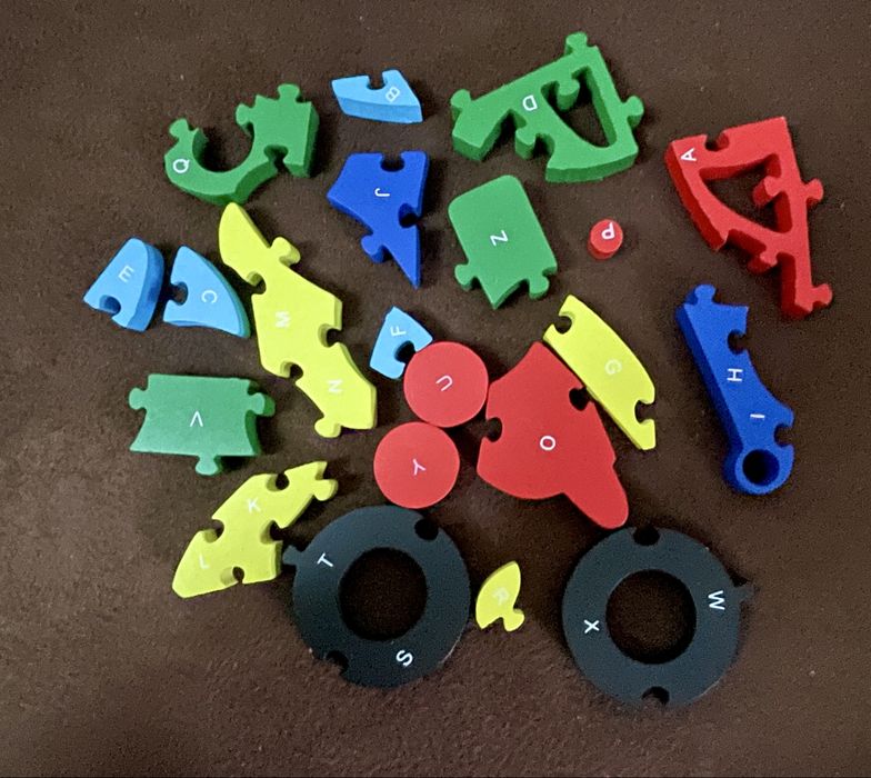 Розвиваючий дерев'яний 3D пазл Автомобіль