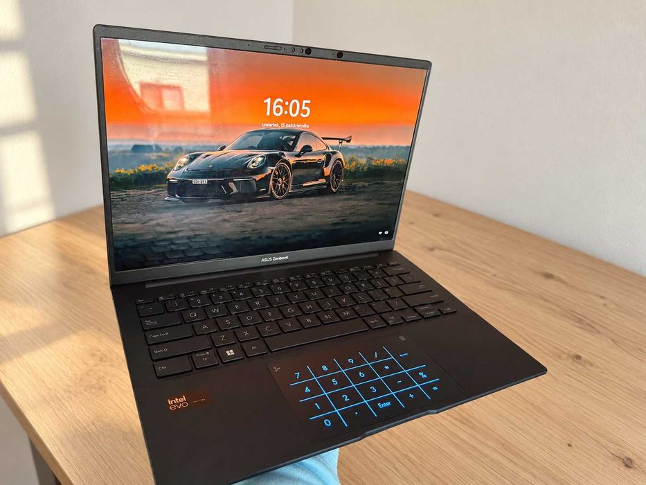 ASUS Zenbook 14 OLED | Ultra 9 | 32 GB | 1 TB | 25 cykli | Stan idealny