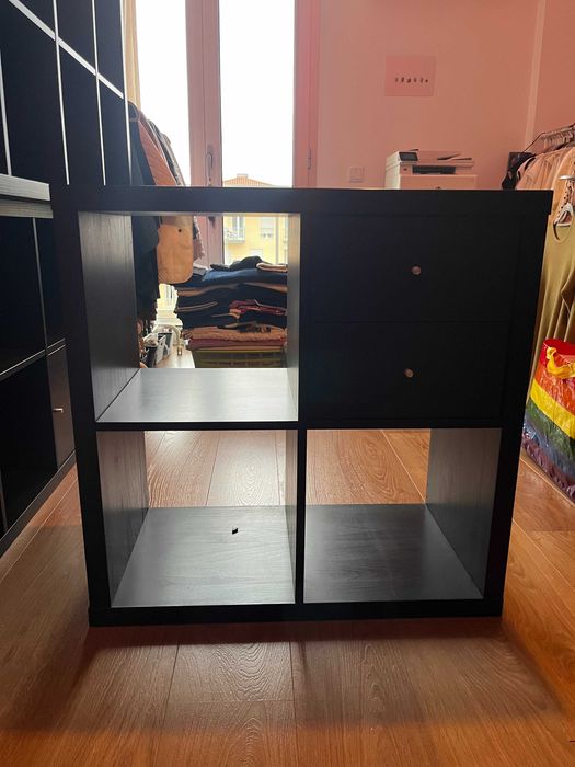 Estante IKEA KALLAX 4 cubos preto-castanho com duas gavetas