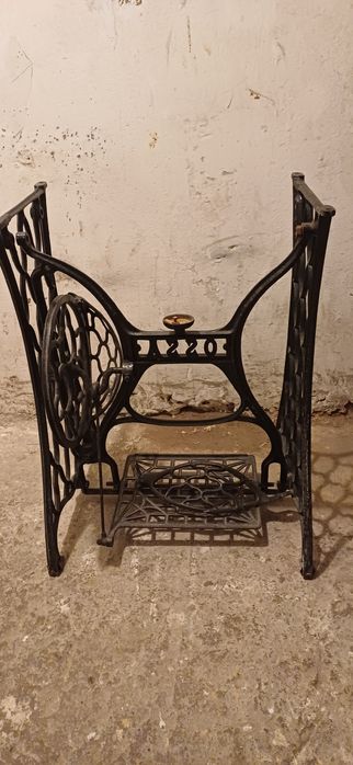 Zabytkowa maszyna do szycia Singe + nogi zeliwner