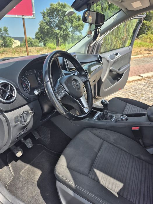 Mercedes B200 2012