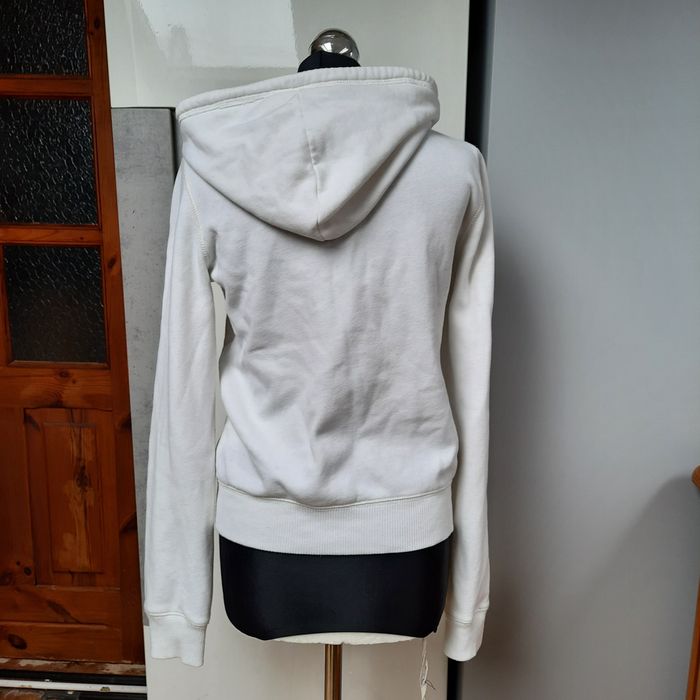 Biała bluza z kapturem hollister