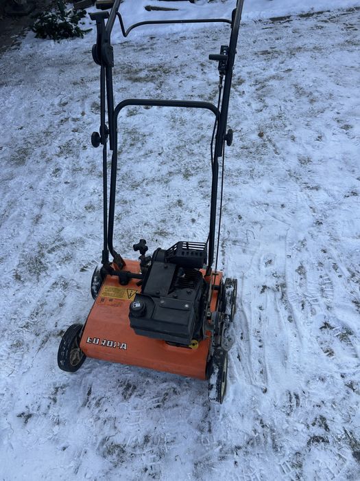 Wertykulator spalinowy